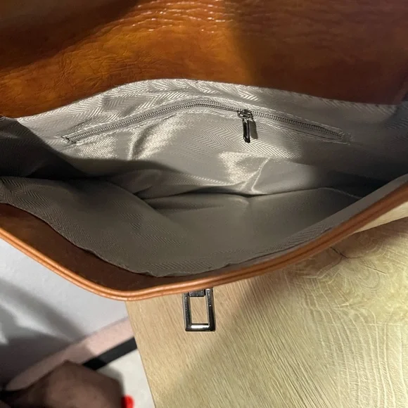 Studded Tan Leather Shoulder Bag - Picture 4 of 12